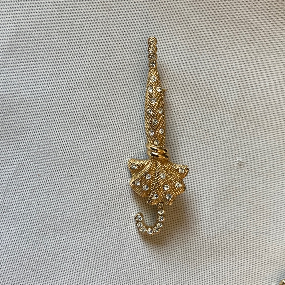 AVON RHINESTONE umbrella pin